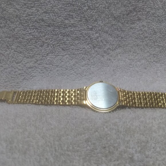 Seiko Quartz Watch V701-6K69 Thin All Gold Bracelet Men New Bat Clear Great !!! - Picture 12 of 13